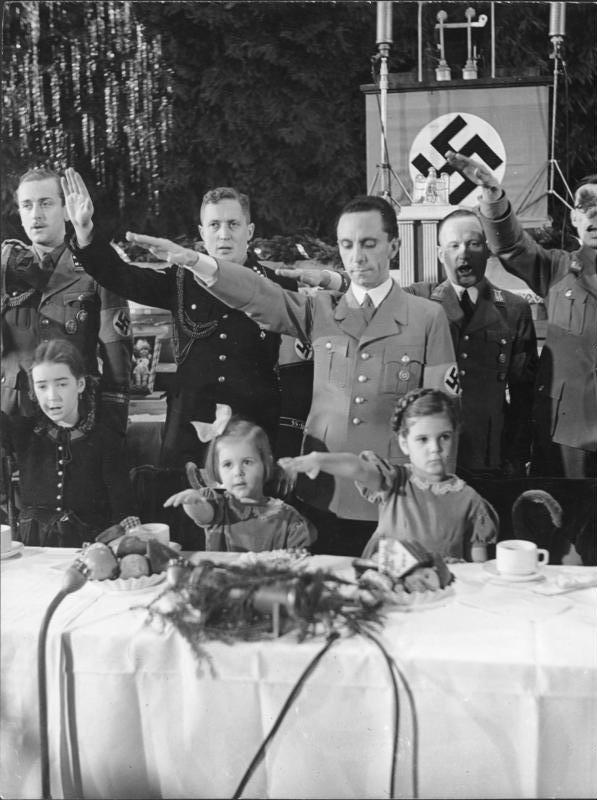 Joseph Goebbels z dziećmi (Wigilia 1937)