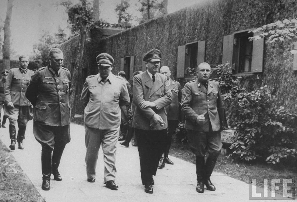Hitler, Goering, Bormann in Wolfsschanze