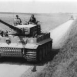 Czołg Tiger I na drodze w północnej Francji, marzec 1944