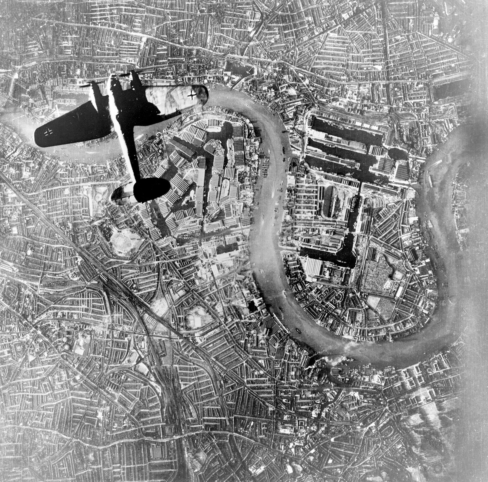 Bombowiec He 111 nad dokami Londynu 7 września 1940, pierwszego dnia Blitzu