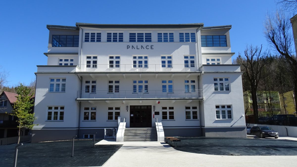 Budynek Muzeum Palace w Zakopanem, dawnej siedziby Gestapo zwanej katownią Podhala