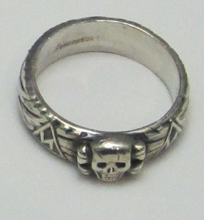 Pierścień SS z trupią czaszką (SS-Ehrenring, Totenkopfring)